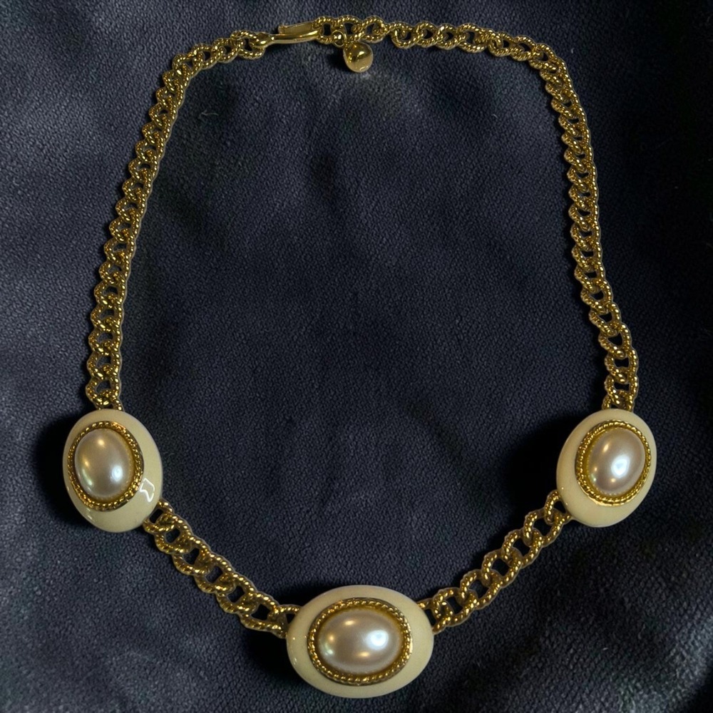 Vintage Signed Monet Faux Pearl & Cream Enamel Necklace Gold-Tone